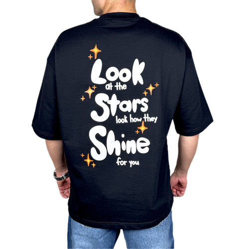 خرید تیشرت مردانه مشکی طرح Look at the Stars | استایل استریت و چاپ گرافیکی خاص