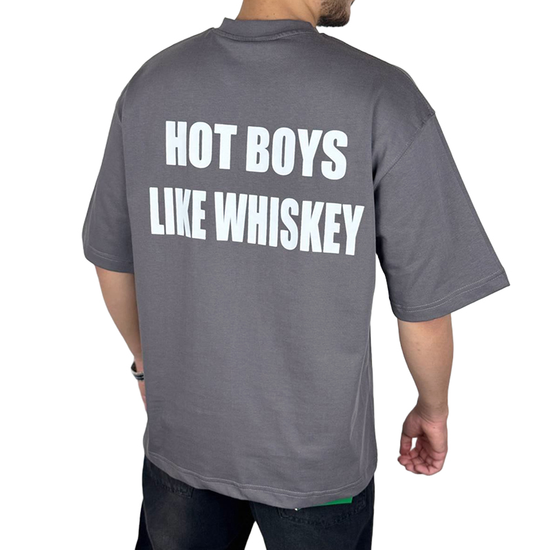 خرید تیشرت آستین کوتاه مردانه طوسی طرح Hot Boys Like Whiskey